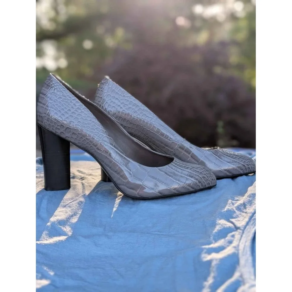 Pour La Victoire Gray Croc Embossed Leather Pumps Block Heel 8.5 Brazil‎
